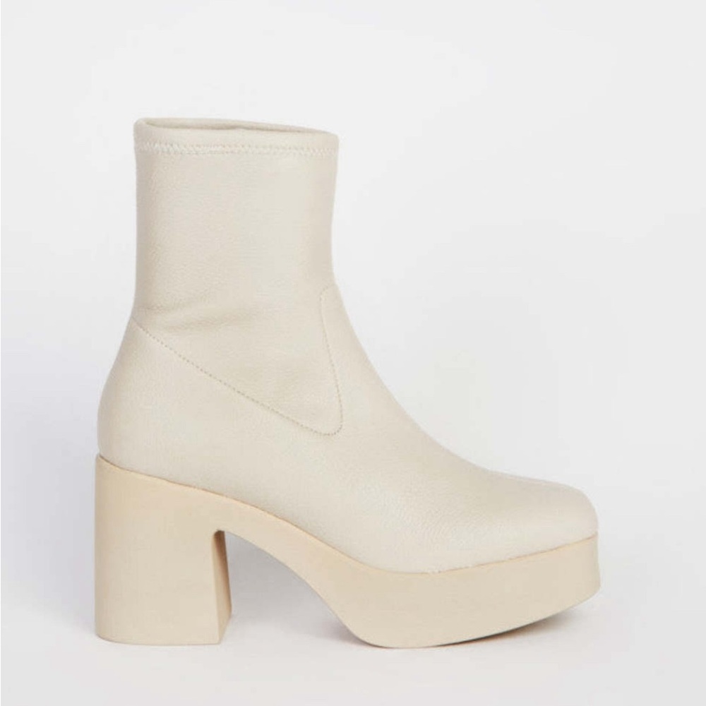 New intentionally blank Marlowe boots
